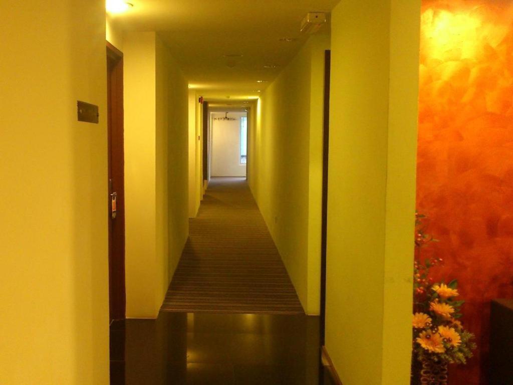 Zotel Business & Leisure Hotel Kuching Dış mekan fotoğraf